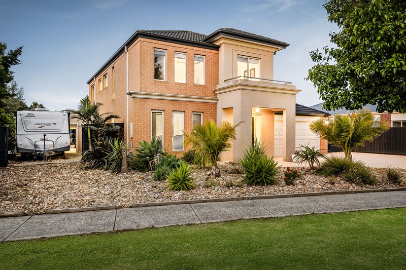 Photo - 19 Bligh Boulevard, Pakenham VIC 3810 - Image 3