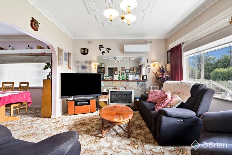 Photo - 19 Bloomfield Avenue, Maribyrnong VIC 3032 - Image 4