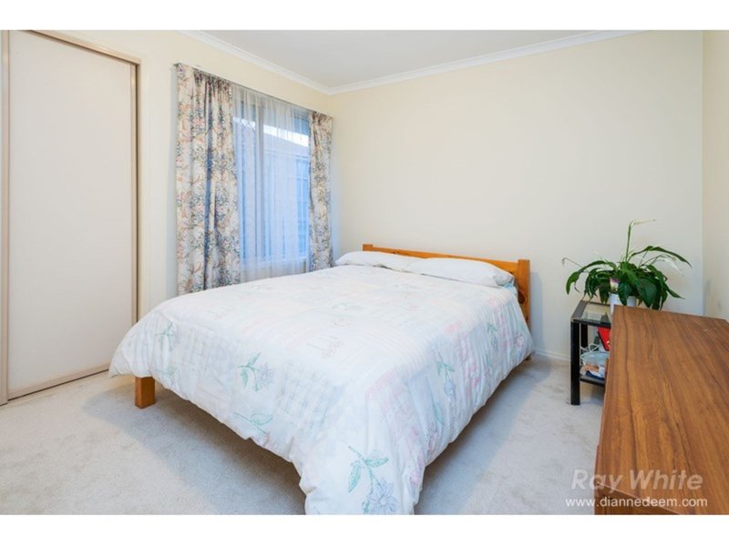 Photo - 19 Blue Grass Crescent, Eight Mile Plains QLD 4113 - Image 10