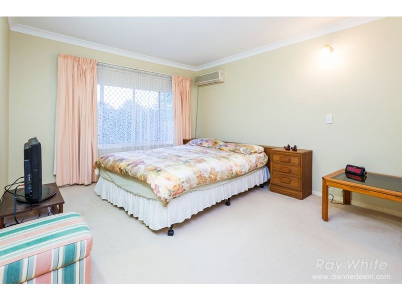 Photo - 19 Blue Grass Crescent, Eight Mile Plains QLD 4113 - Image 11