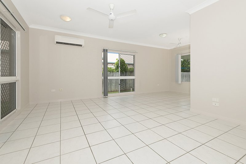 Photo - 19 Blue Lake Court, Kirwan QLD 4817 - Image 2