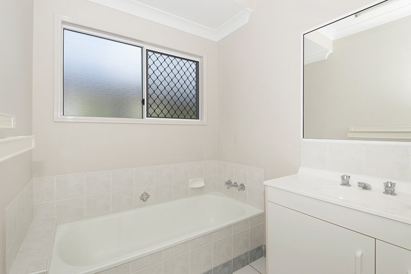 Photo - 19 Blue Lake Court, Kirwan QLD 4817 - Image 6