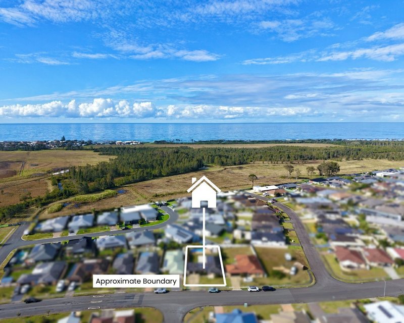 Photo - 19 Bluehaven Drive, Old Bar NSW 2430 - Image 22