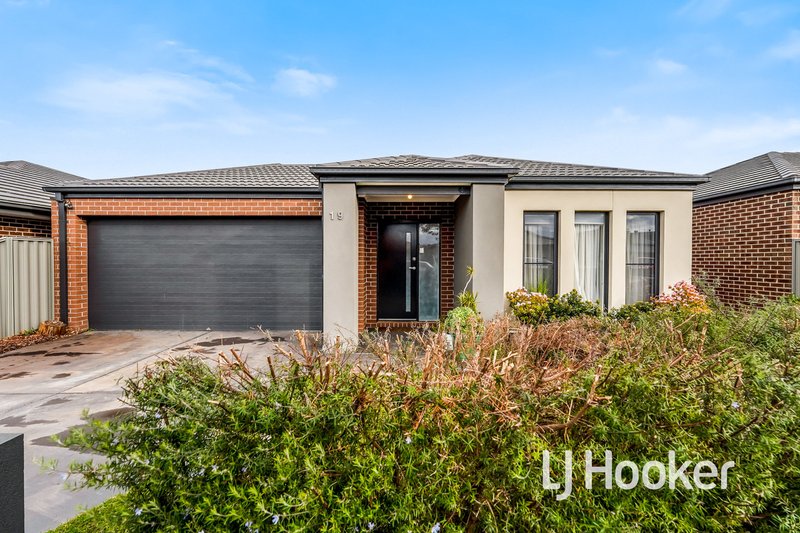 19 Boonwurrung Street, Cranbourne East VIC 3977