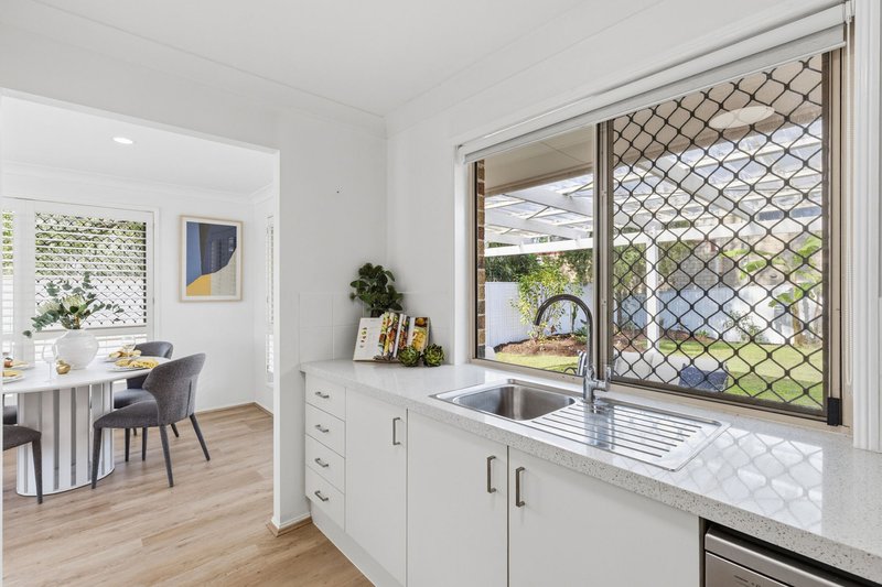 Photo - 19 Borage Place, Calamvale QLD 4116 - Image 6