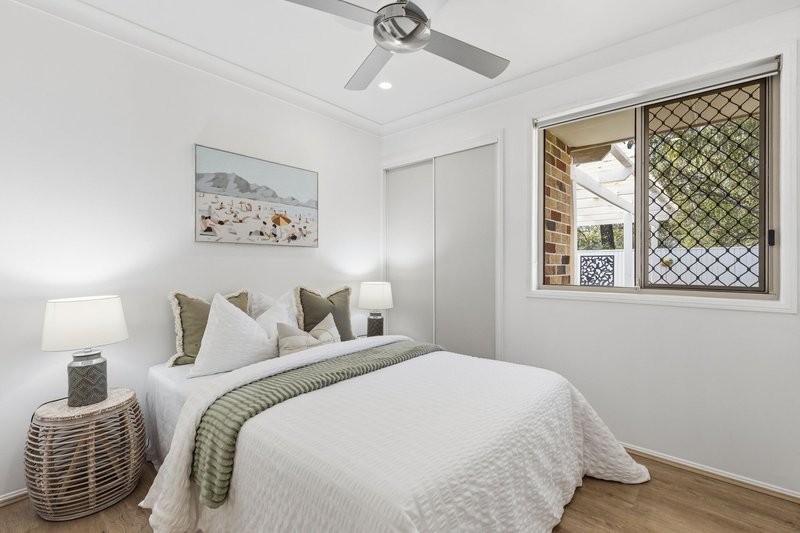 Photo - 19 Borage Place, Calamvale QLD 4116 - Image 13