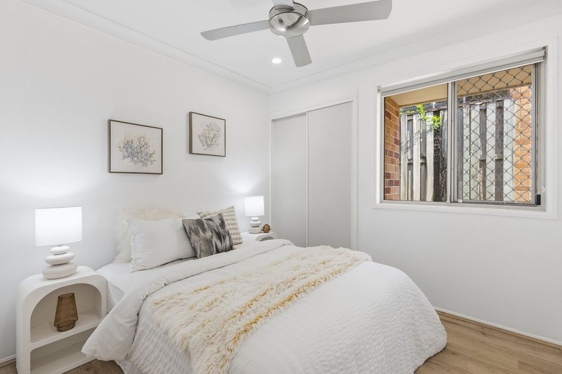 Photo - 19 Borage Place, Calamvale QLD 4116 - Image 14