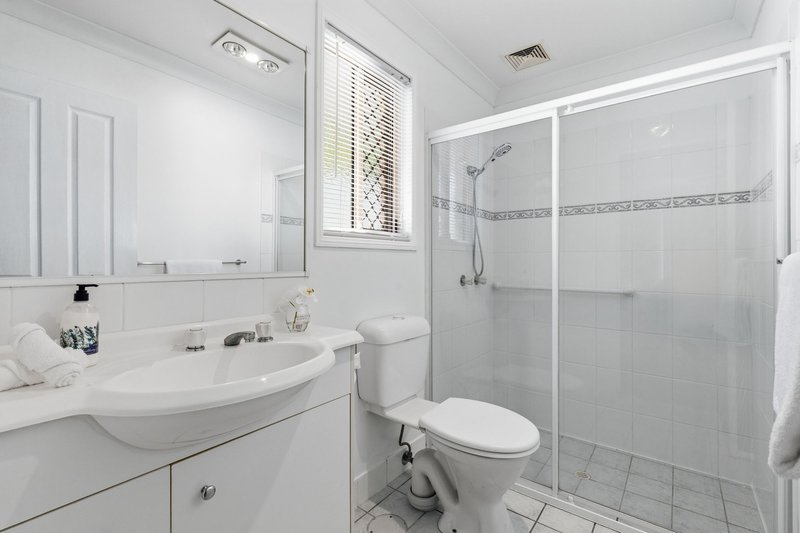 Photo - 19 Borage Place, Calamvale QLD 4116 - Image 17