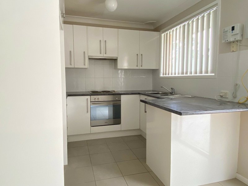 Photo - 19 Borrowdale Way, Cranebrook NSW 2749 - Image 2