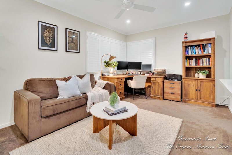 Photo - 19 Botanic Crescent, Brookwater QLD 4300 - Image 17