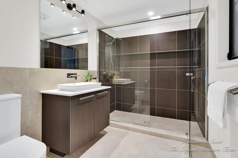 Photo - 19 Botanic Crescent, Brookwater QLD 4300 - Image 32