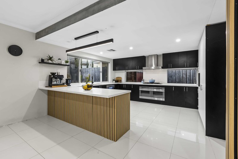 Photo - 19 Botany Parade, Ellenbrook WA 6069 - Image 12