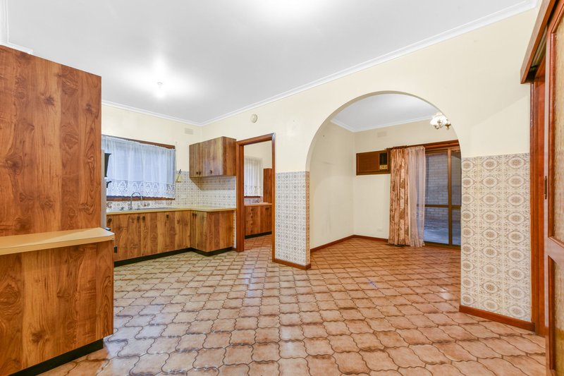 Photo - 19 Bowmore Road, Noble Park VIC 3174 - Image 6