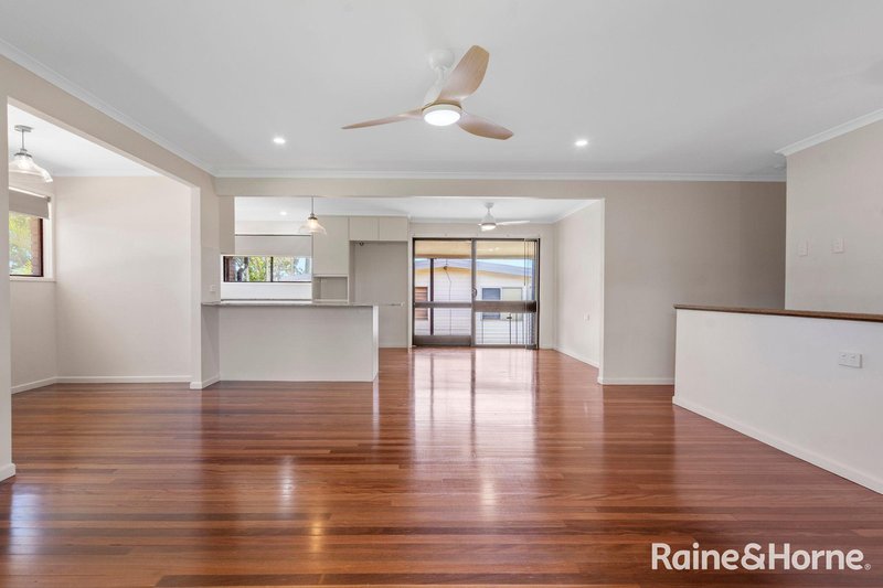 Photo - 19 Boyanda Drive, Kallangur QLD 4503 - Image 7