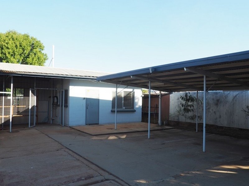 Photo - 19 Boyd Parade, Mount Isa QLD 4825 - Image 12