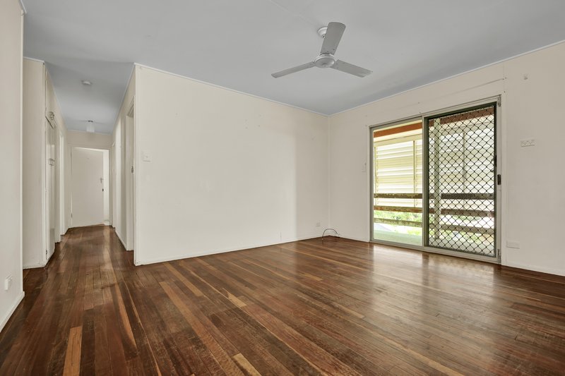 Photo - 19 Boyne Crescent, West Gladstone QLD 4680 - Image 5