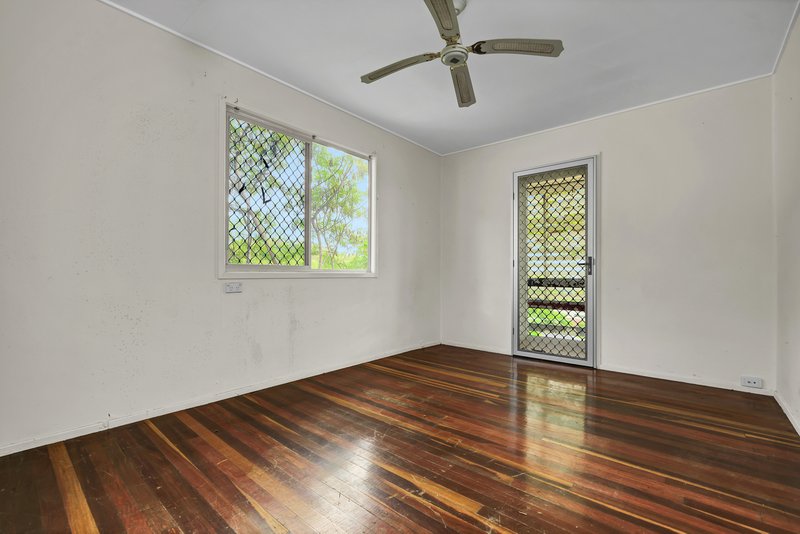 Photo - 19 Boyne Crescent, West Gladstone QLD 4680 - Image 7