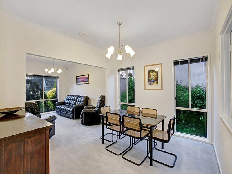 Photo - 19 Bradman Terrace, Epping VIC 3076 - Image 4