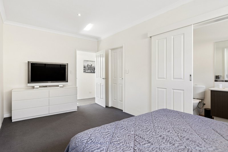 Photo - 19 Bremer Way, South Yunderup WA 6208 - Image 11