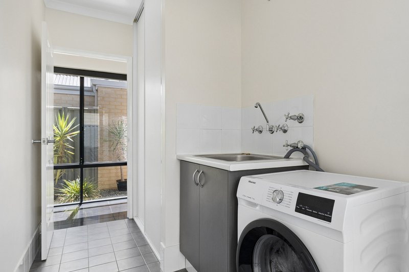 Photo - 19 Bremer Way, South Yunderup WA 6208 - Image 16