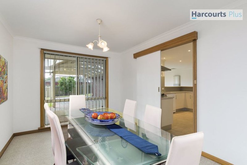 Photo - 19 Brett Crescent, Hallett Cove SA 5158 - Image 4