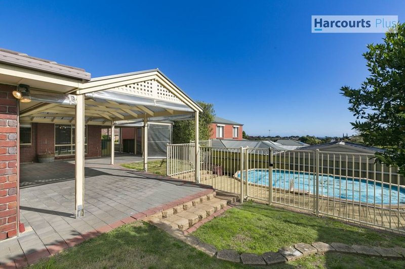 Photo - 19 Brett Crescent, Hallett Cove SA 5158 - Image 16