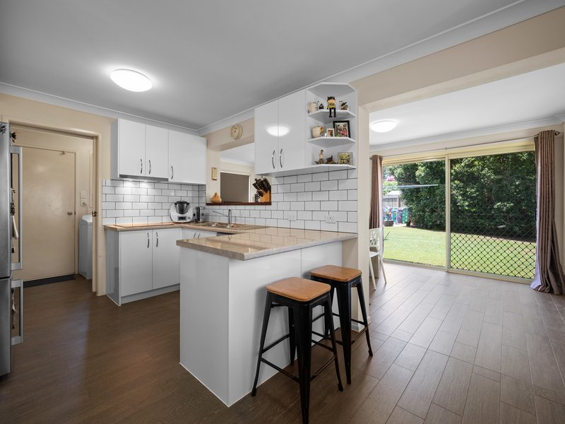 Photo - 19 Brett Place, Wynnum West QLD 4178 - Image 6