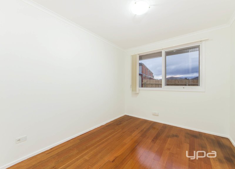 Photo - 1/9 Bretton Court, St Albans VIC 3021 - Image 7