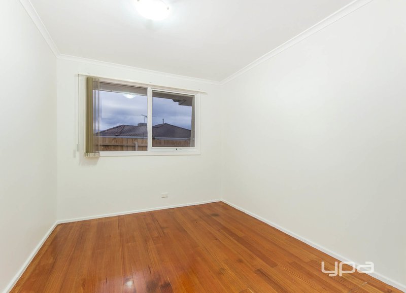 Photo - 1/9 Bretton Court, St Albans VIC 3021 - Image 8