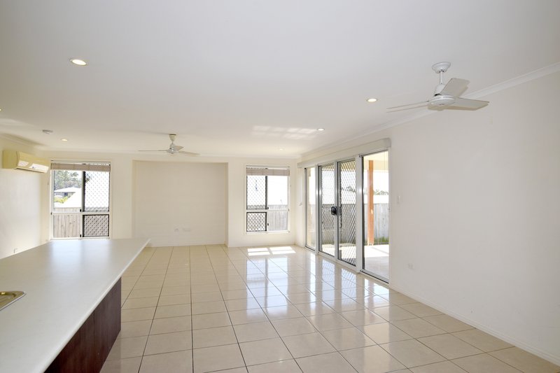 Photo - 19 Briffney Street, Kirkwood QLD 4680 - Image 5