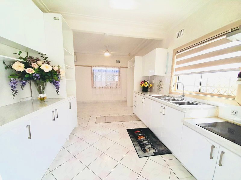 Photo - 19 Bromley Street, Canley Vale NSW 2166 - Image 2