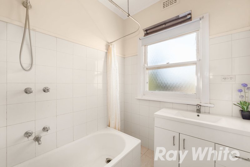 Photo - 19 Bronte Avenue, Burwood VIC 3125 - Image 7