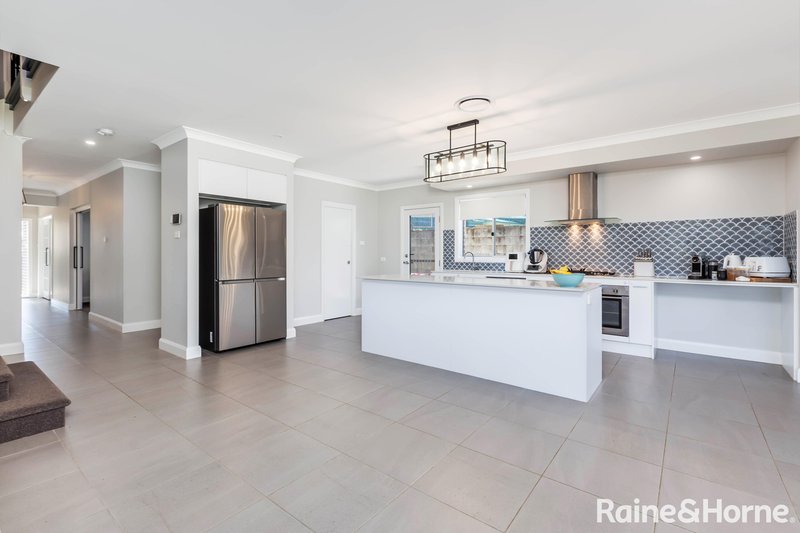 Photo - 19 Brookfield Avenue, Fletcher NSW 2287 - Image 2