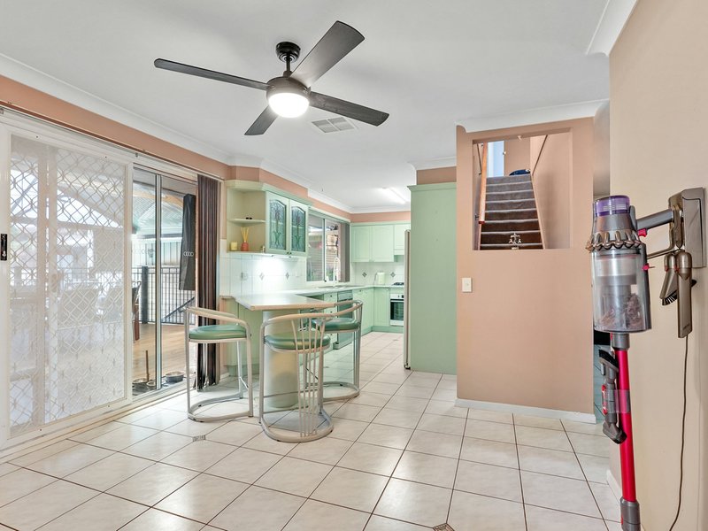 Photo - 19 Broom Place, St Andrews NSW 2566 - Image 10