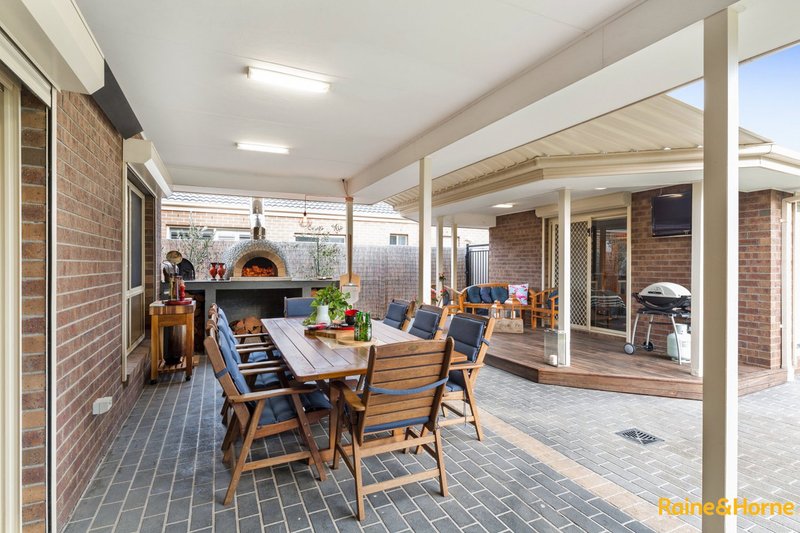 Photo - 19 Brunswick Place, Taylors Hill VIC 3037 - Image 11