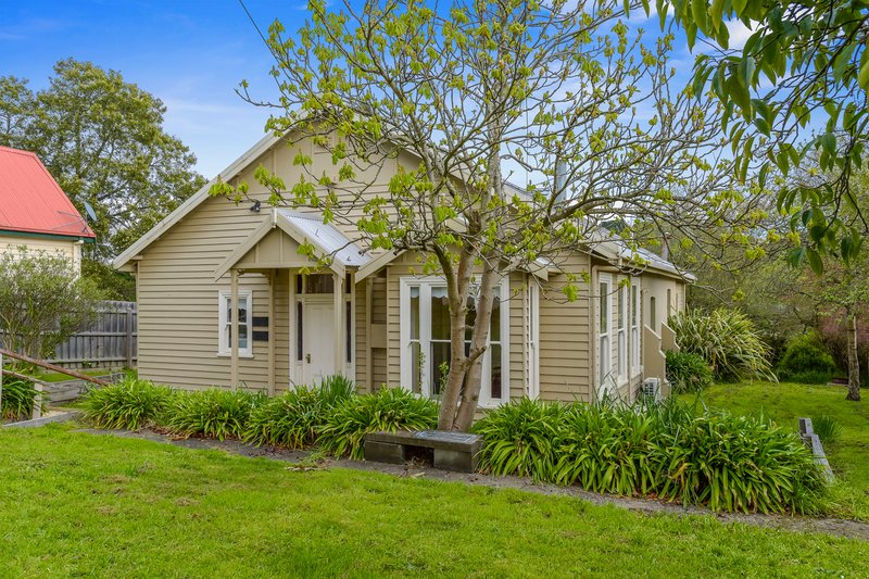 19 Buckland Street, Woodend VIC 3442