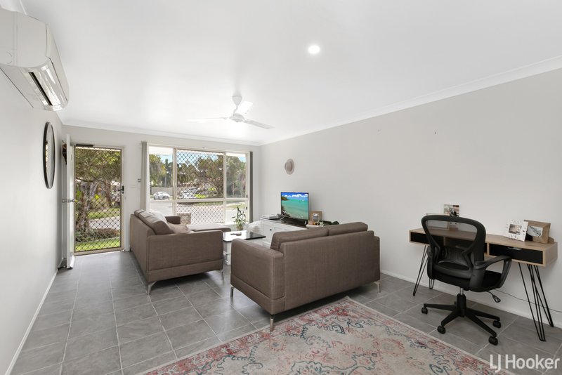 Photo - 1/9 Buderim Close, Kawana QLD 4701 - Image 3