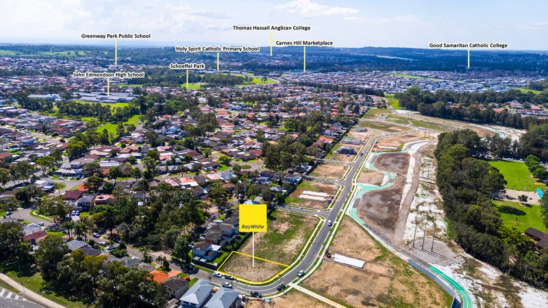 Photo - 19 Bulmann Avenue, Horningsea Park NSW 2171 - Image 5