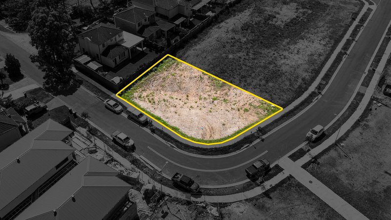 Photo - 19 Bulmann Avenue, Horningsea Park NSW 2171 - Image 8