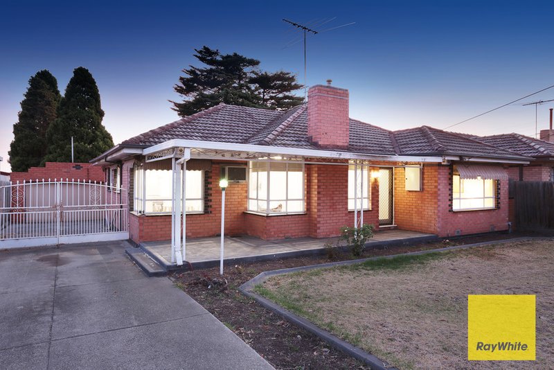 Photo - 19 Bunting Court, Altona North VIC 3025 - Image 3