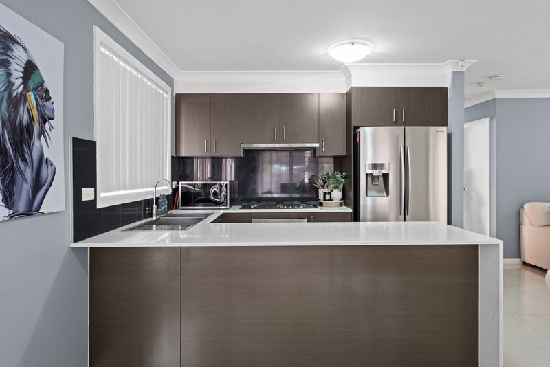 Photo - 19 Burns Close, Rooty Hill NSW 2766 - Image 6