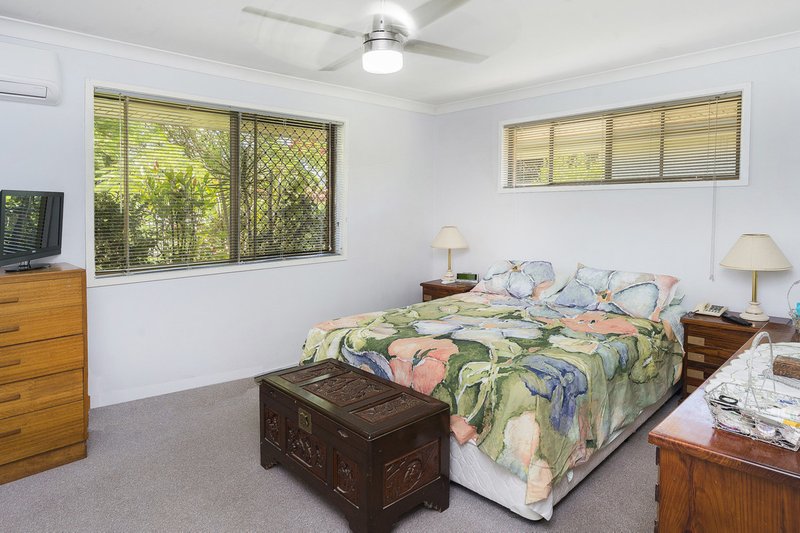 Photo - 19 Burrendong Road, Coombabah QLD 4216 - Image 13