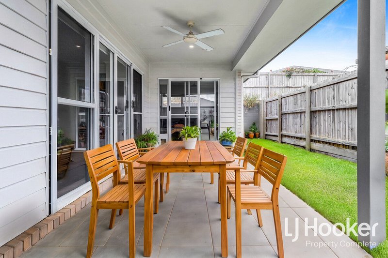 Photo - 19 Buxton Avenue, Yarrabilba QLD 4207 - Image 12