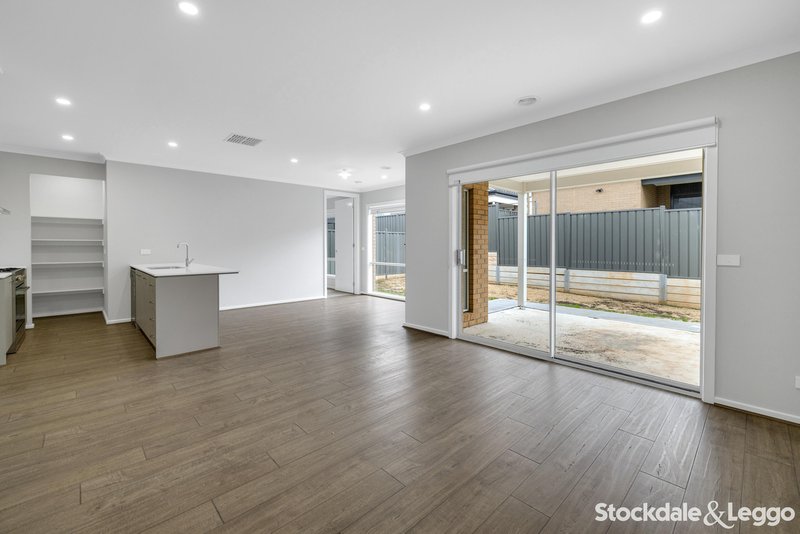 Photo - 19 Byrock Street, Truganina VIC 3029 - Image 3