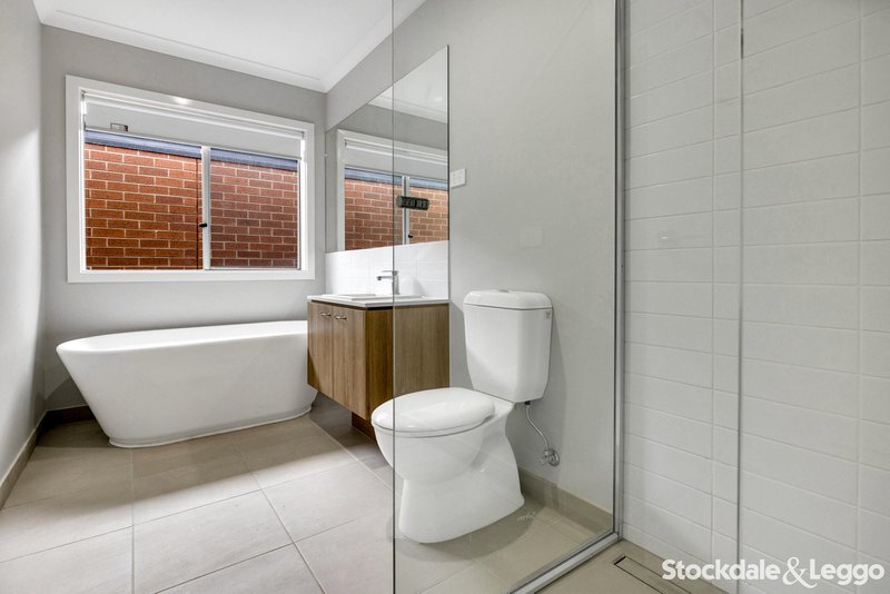 Photo - 19 Byrock Street, Truganina VIC 3029 - Image 6