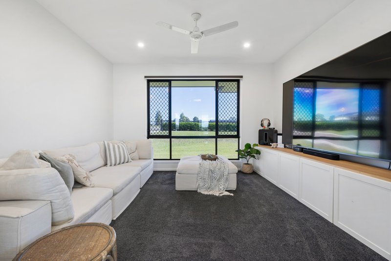 Photo - 19 Caballo Way, Winya QLD 4515 - Image 3
