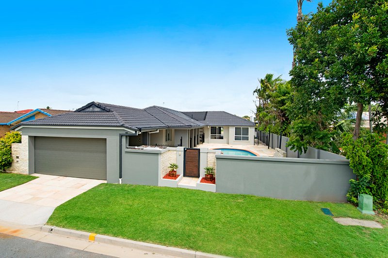 Photo - 19 Cadence Avenue, Mermaid Waters QLD 4218 - Image 14