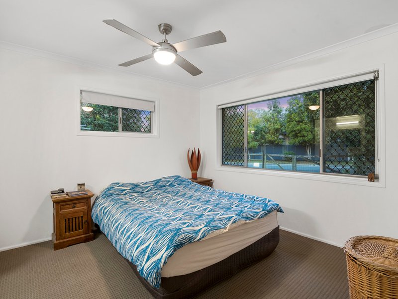 Photo - 19 Cairns Avenue, Palm Beach QLD 4221 - Image 4