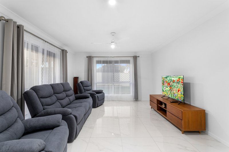 Photo - 19 Cairns Crescent, Deception Bay QLD 4508 - Image 8