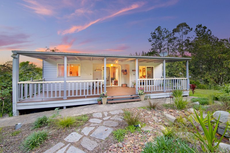 19 Calderwood Road, Landsborough QLD 4550